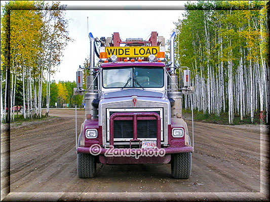 Begegnug mit Wide Load Truck in Checkpoint Service Station