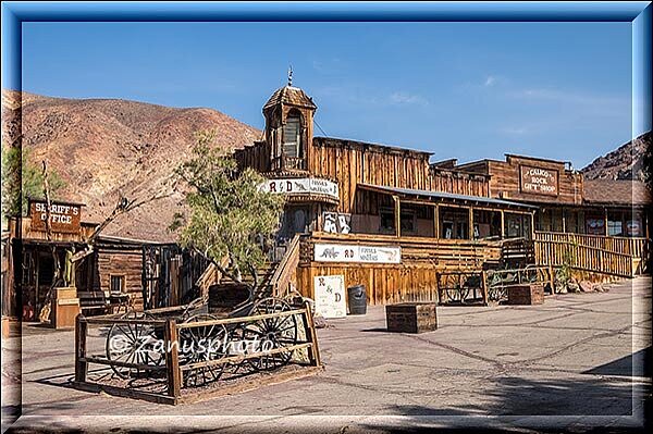 Calico Ghosttown, an der Plaza sehen wir auch einen grossen Gift Shop