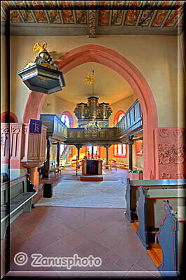 Klein Umstadt, Ansicht der Orgel in der evangelischen Kirche