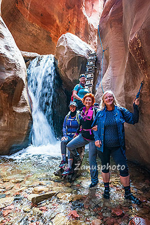 Kanarra Falls, neue Besucher sind aber schon wieder am Fall eingetroffen